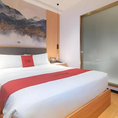 Reddoorz Plus @ Jinjiang Star Hotel