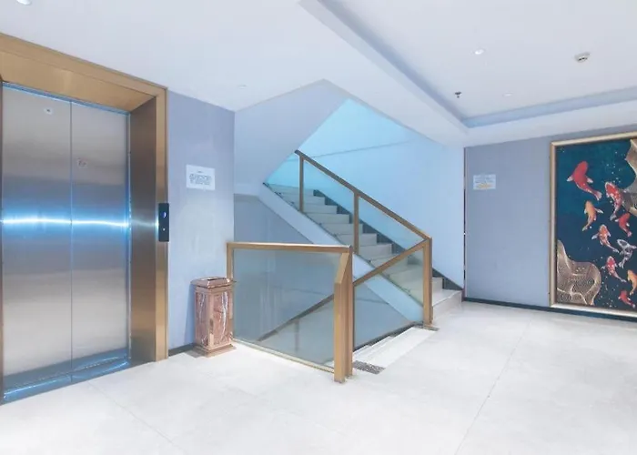 Reddoorz @ Jinjiang Star 5*